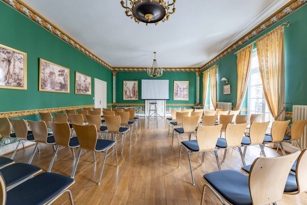 salle-engelmann-SIM Salle de réunion lumineuse Engelmann avec vue sur le parc de la Bourse à Mulhouse